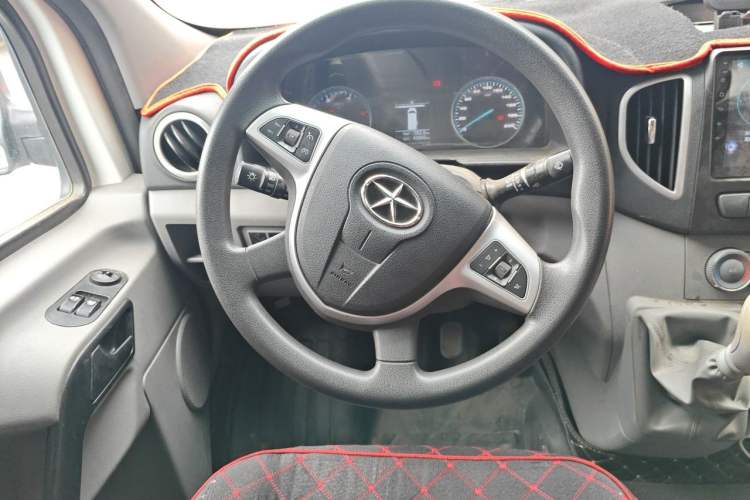 Used JAC Group Sunray 2024 2.0T Manual Mid-Roof Comfort Edition 5/6/7/9-Seater Steering Wheel