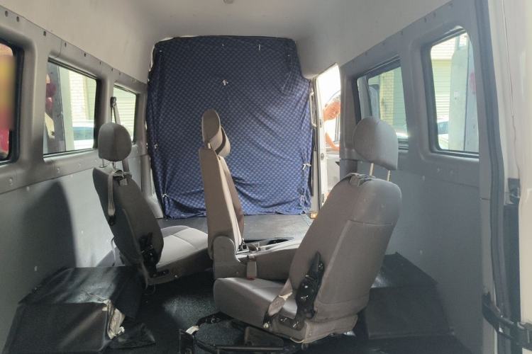 Used JAC Group Sunray 2024 2.5T 5-Series Express Version with Dual Tires Available in 5/6/7-Seater Configurations Trunk