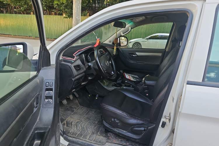 Used JAC Group T6 2015 2.8T Diesel New-Edge HFC4DA1-2C Driver Seat