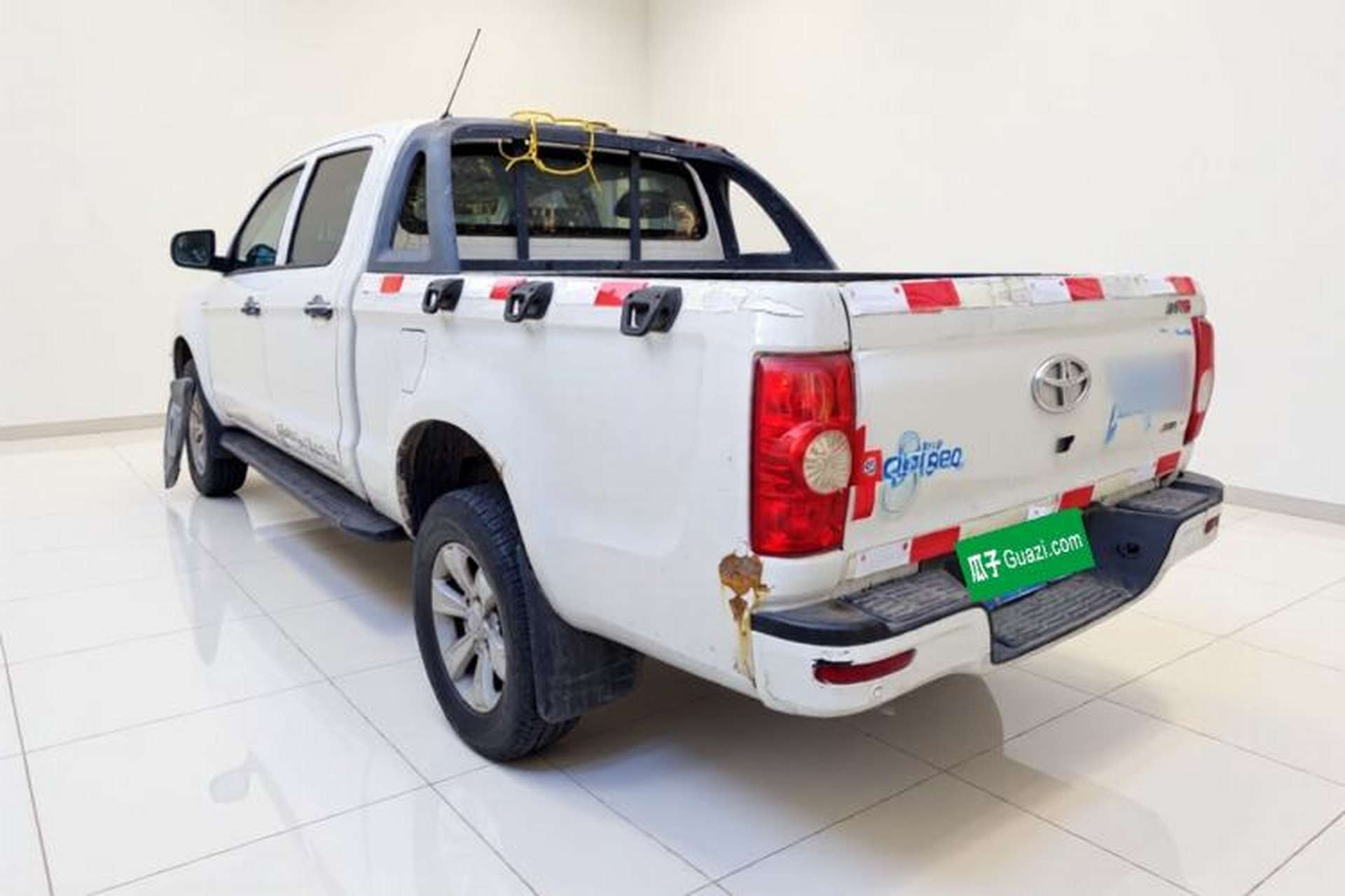 Used JAC Group T6 2015 2.8T Diesel Entry-Level Long-Wheelbase HFC4DA1-2C Exterior 2