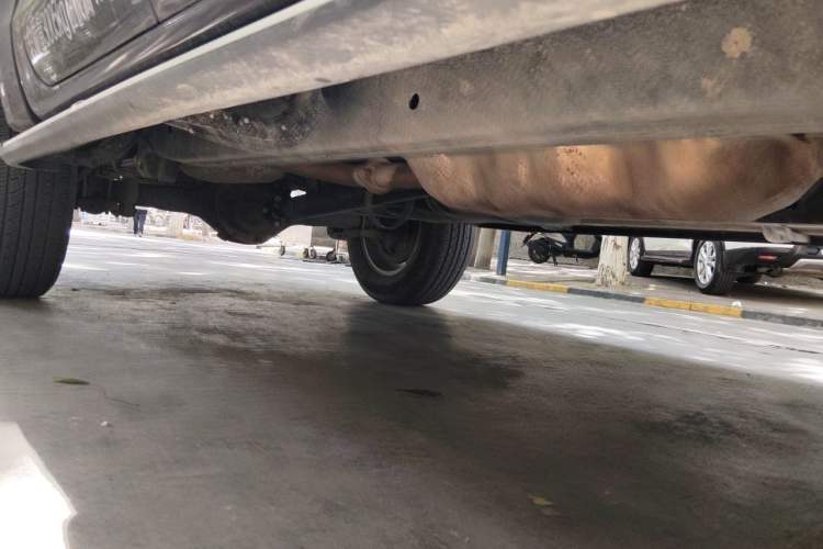 Used JAC Group T6 2016 2.0L Gasoline Flagship Long-Wheelbase HFC4GA3-3D Chassis Front Right