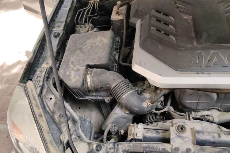 Used JAC Group T6 2016 2.0L Gasoline Flagship Long-Wheelbase HFC4GA3-3D Engine Bay Right