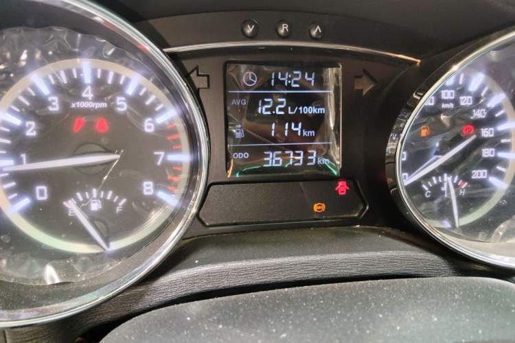 Used JAC Group T6 2016 2.0L Gasoline Flagship Long-Wheelbase HFC4GA3-3D Odometer Close Up
