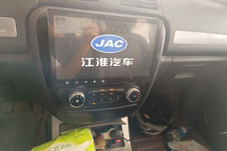 Used JAC Group T6 2016 2.8T Diesel Creator Edition Comfort Version HFC4DA1-2C Audio And AC Panel