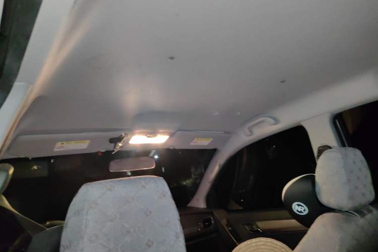 Used JAC Group T6 2016 2.8T Diesel Creator Edition Comfort Long-Wheelbase HFC4DA1-2C Headliner