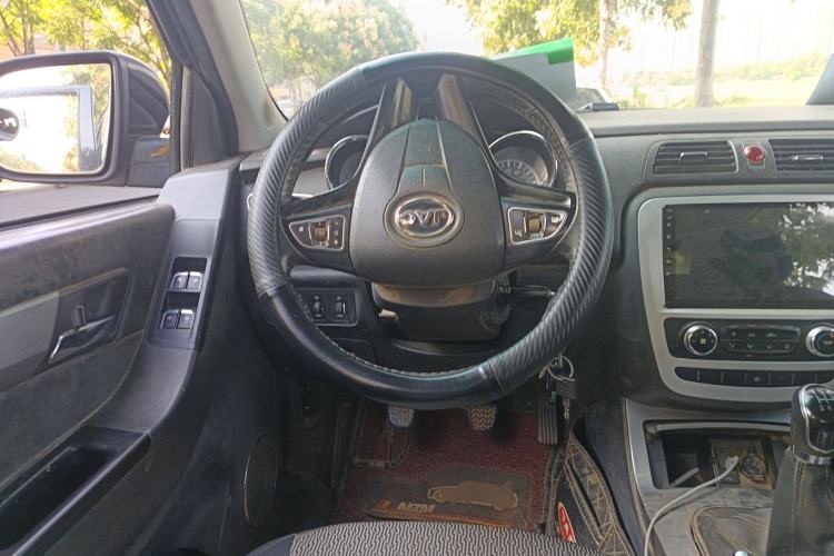 Used JAC Group T6 2018 2.0T Diesel China V Creator Edition Comfort Plus Long Wheelbase HFC4DB2-1D1 Steering Wheel