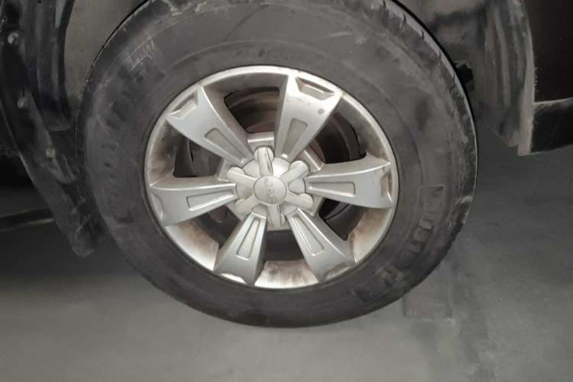 Used JAC Group T6 2018 2.0T Diesel China V Creator Edition Luxury Long-Wheelbase HFC4DB2-1D1 Right Front Wheel Hub