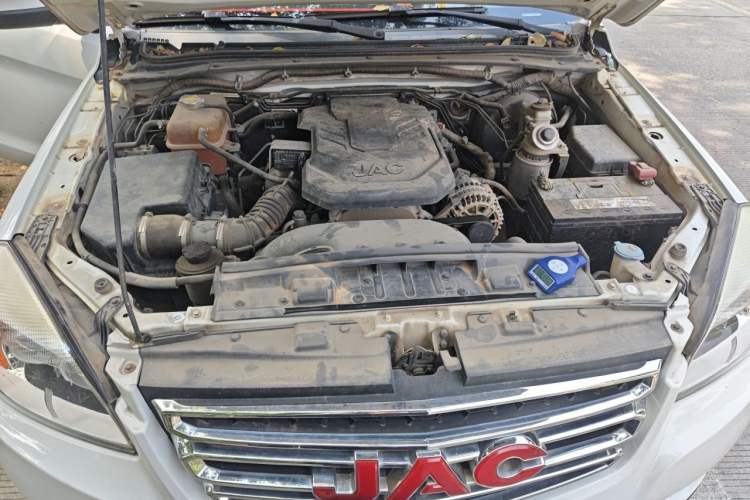 Used JAC Group T6 2018 2.0T Diesel China V Creator Edition Luxury Long-Wheelbase HFC4DB2-1D1 Engine Bay