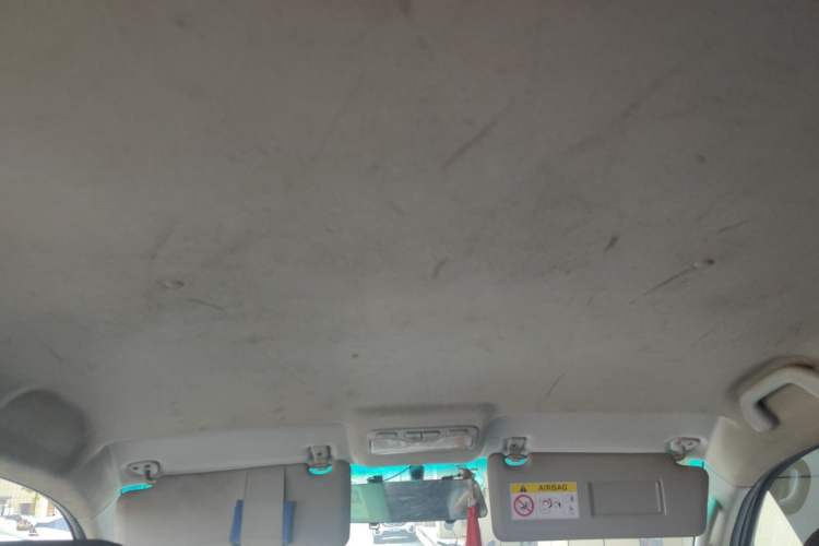 Used JAC Group T6 2018 2.0T Diesel China V-Regulation Four-Wheel Drive Comfort Version Long Wheelbase HFC4DB2-1D1 Headliner
