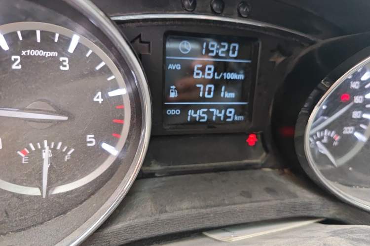 Used JAC Group T6 2018 2.0T Diesel China V Creator Edition Luxury Long-Wheelbase HFC4DB2-1D1 Odometer Close Up
