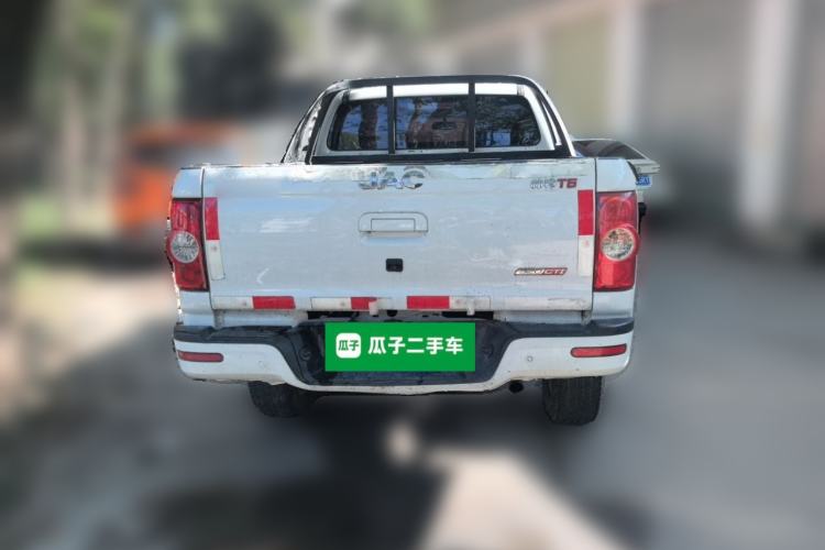 Used JAC Group T6 2018 2.0T Diesel China V-Standard Four-Wheel Drive Luxury Version HFC4DB2-1D1 Rear