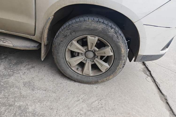 Used JAC Group T6 2018 2.0T Diesel China V Creator Edition Luxury Long-Wheelbase HFC4DB2-1D1 Right Front Wheel Hub