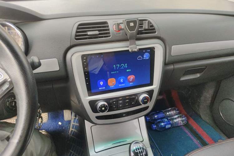 Used JAC Group T6 2020 2.0T Diesel Two-Wheel-Drive Elite Version Long Wheelbase China VI Emission Standard HFC4DB2-2E Audio And AC Panel
