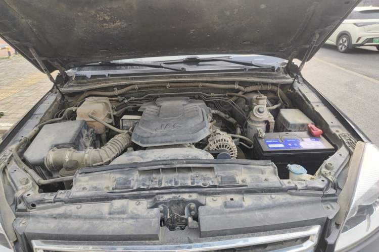 Used JAC Group T6 2020 2.0T Diesel Two-Wheel-Drive Elite Version Long Wheelbase China VI Emission Standard HFC4DB2-2E Engine Bay
