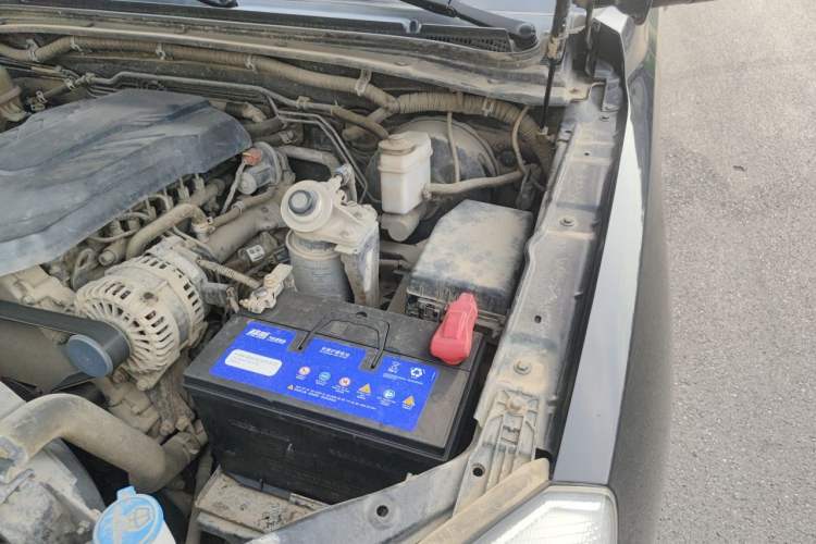 Used JAC Group T6 2020 2.0T Diesel Two-Wheel-Drive Elite Version Long Wheelbase China VI Emission Standard HFC4DB2-2E Engine Bay Left