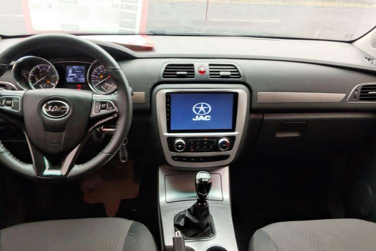 Used JAC Group T6 2020 2.0T Diesel 4x4 Elite Long Wheelbase China VI Standard HFC4DB2-2E Interior 2