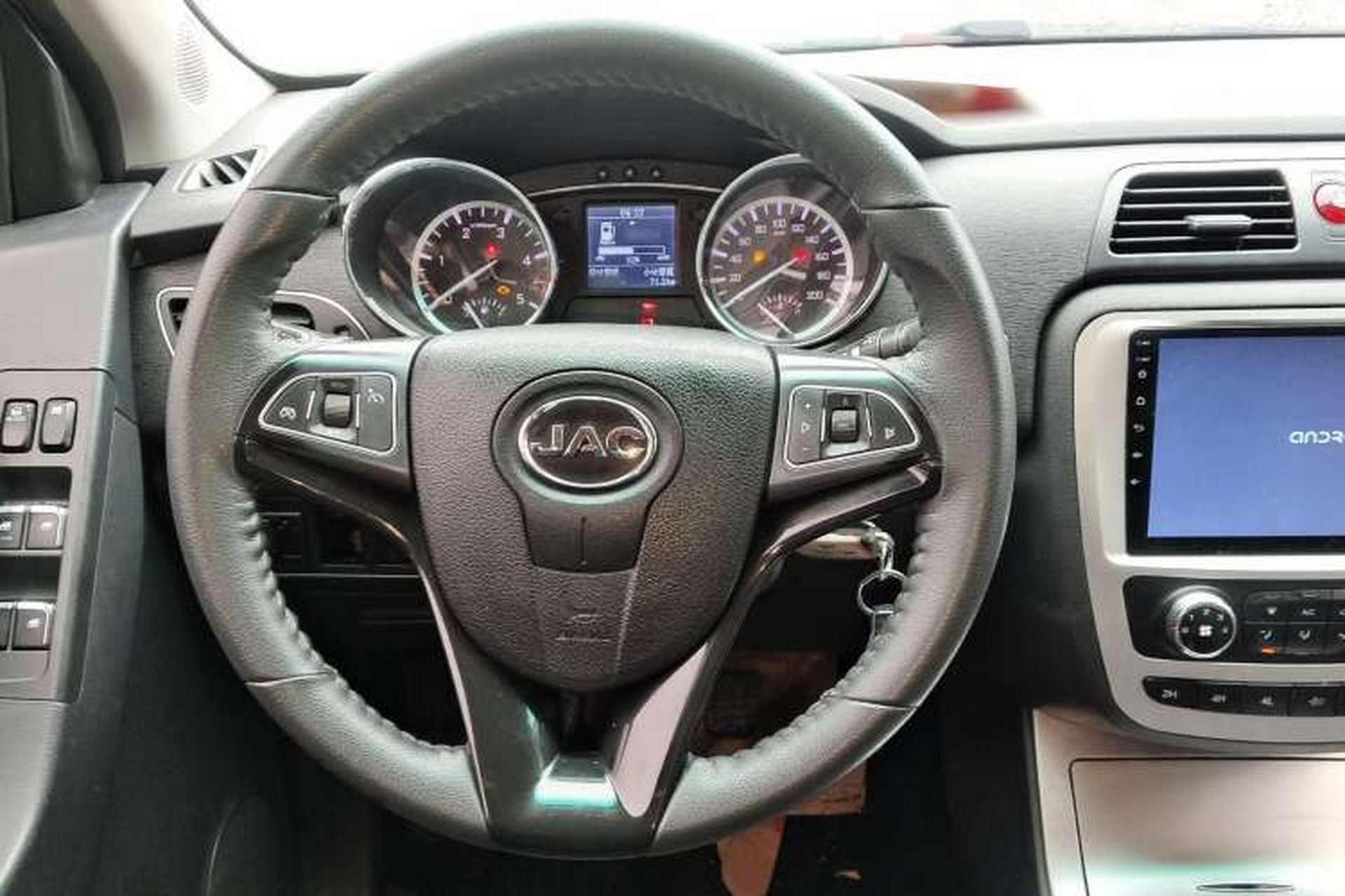 Used JAC Group T6 2020 2.0T Diesel 4x4 Elite Long Wheelbase China VI Standard HFC4DB2-2E Interior 3