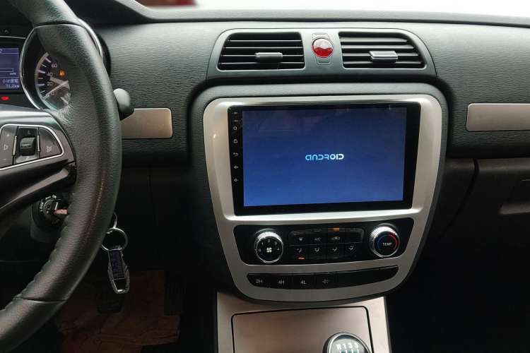 Used JAC Group T6 2020 2.0T Diesel 4x4 Elite Long Wheelbase China VI Standard HFC4DB2-2E Interior 4