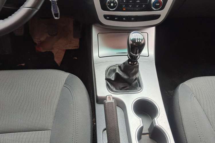 Used JAC Group T6 2020 2.0T Diesel 4x4 Elite Long Wheelbase China VI Standard HFC4DB2-2E Interior 5