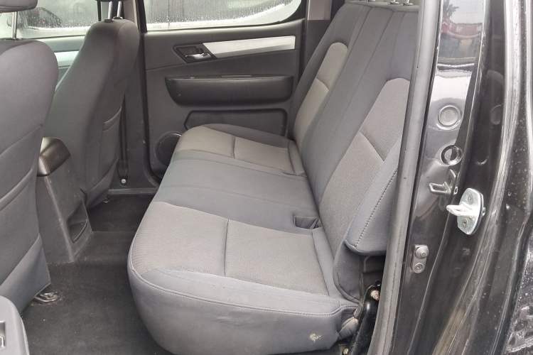 Used JAC Group T6 2020 2.0T Diesel 4x4 Elite Long Wheelbase China VI Standard HFC4DB2-2E Interior 7