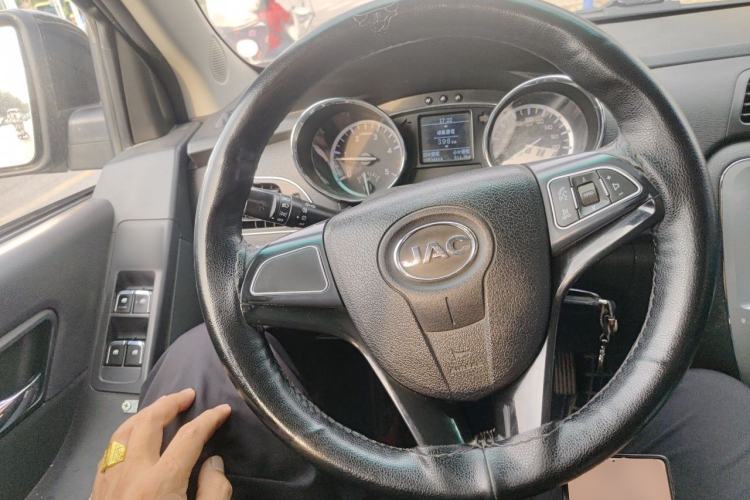 Used JAC Group T6 2020 2.0T Diesel Two-Wheel-Drive Elite Version Long Wheelbase China VI Emission Standard HFC4DB2-2E Steering Wheel