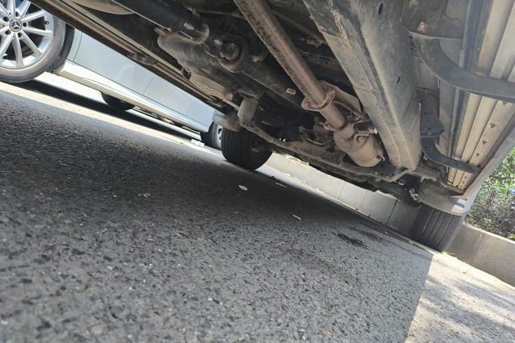 Used JAC Group T6 2020 2.0T Diesel Two-Wheel-Drive Elite Version Long Wheelbase China VI Emission Standard HFC4DB2-2E Chassis Rear Right