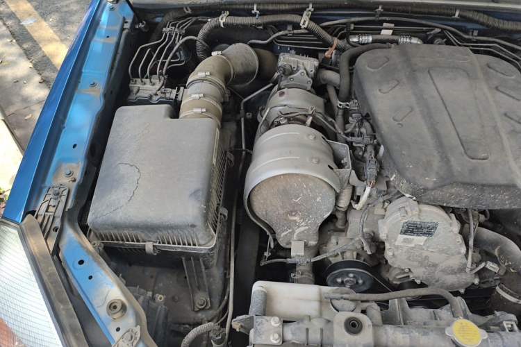 Used JAC Group T6 2020 2.0T Diesel Two-Wheel-Drive Elite Version Long Wheelbase China VI Emission Standard HFC4DB2-2E Engine Bay Right