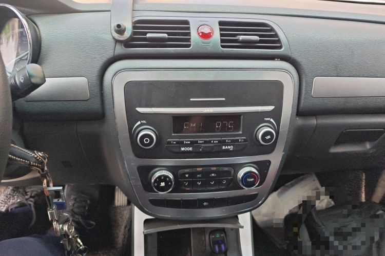 Used JAC Group T6 2020 2.0T Diesel Two-Wheel-Drive Elite Version Long Wheelbase China VI Emission Standard HFC4DB2-2E Audio And AC Panel