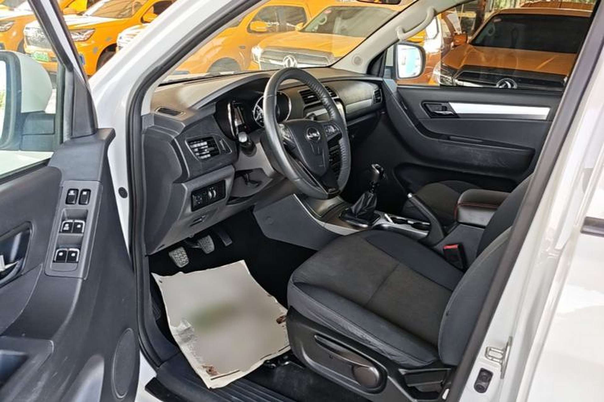 Used JAC Group T6 2020 2.0T Diesel Two-Wheel-Drive Elite Version Long Wheelbase China VI Emission Standard HFC4DB2-2E Driver Seat