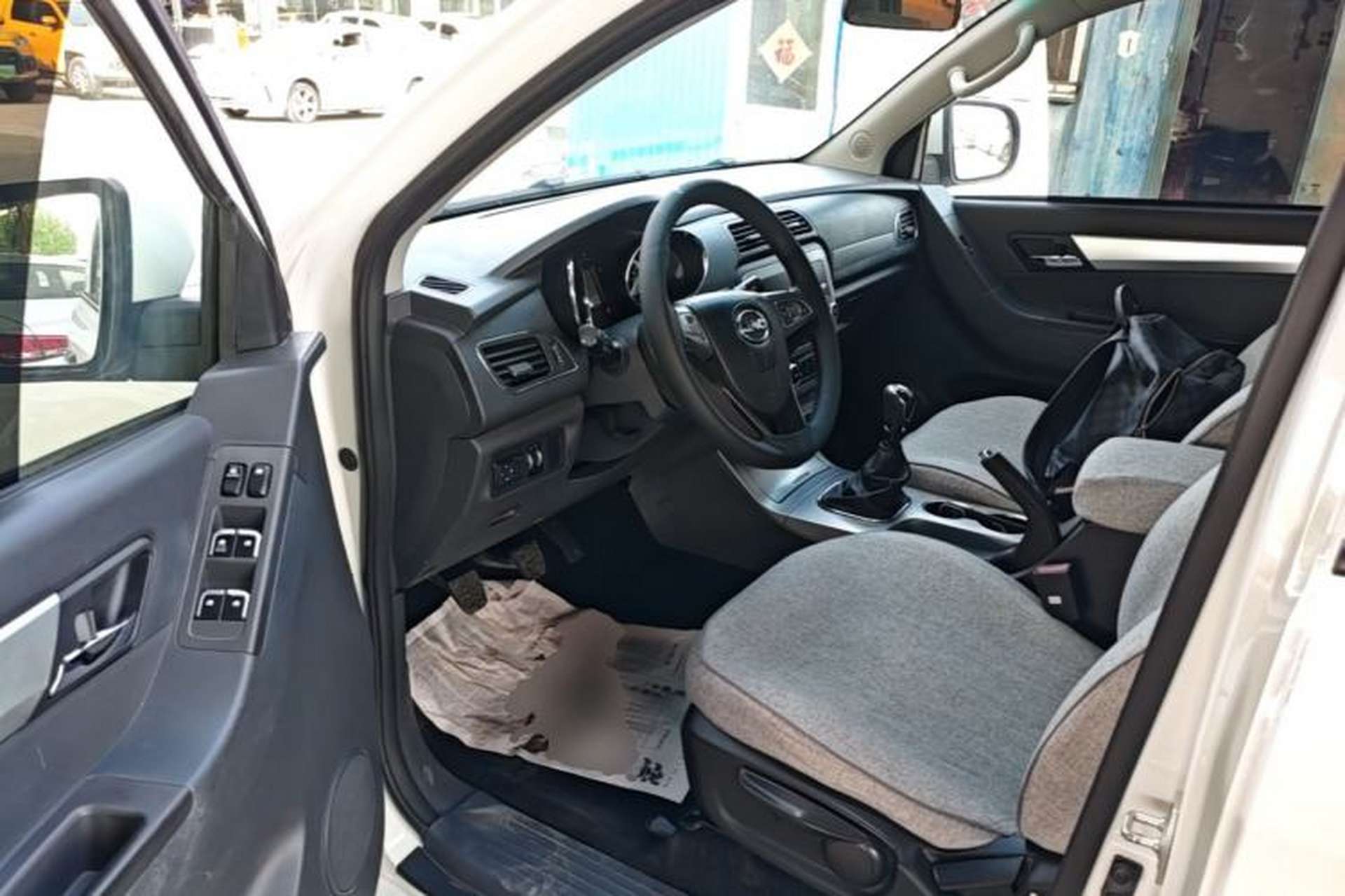 Used JAC Group T6 2020 2.0T Diesel Two-Wheel-Drive Elite Version Long Wheelbase China VI Emission Standard HFC4DB2-2E Driver Seat
