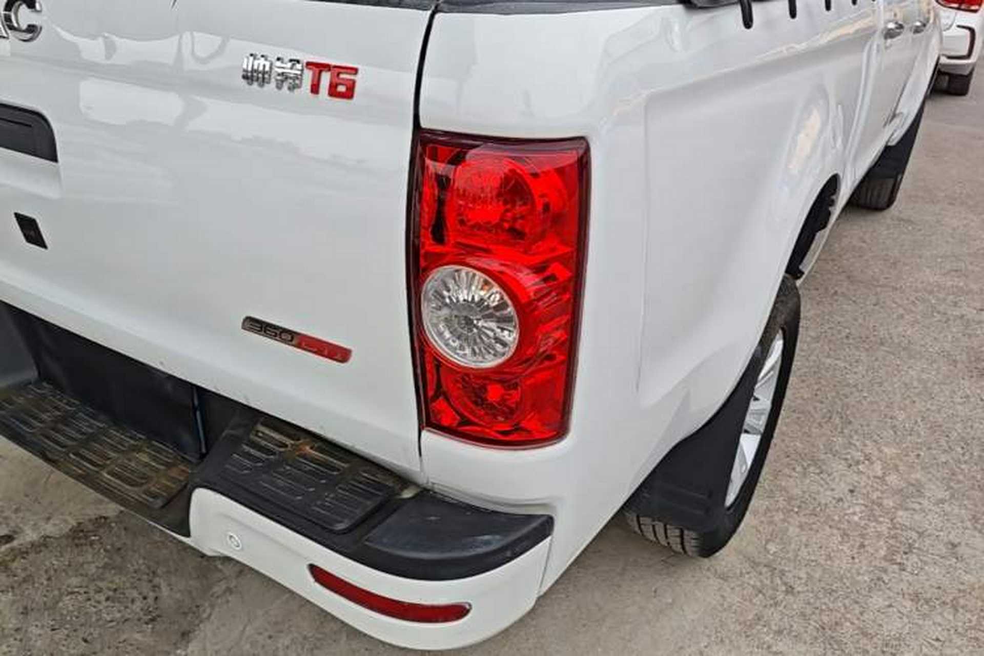 Used JAC Group T6 2020 2.0T Diesel Two-Wheel-Drive Elite Version Long Wheelbase China VI Emission Standard HFC4DB2-2E Exterior 3