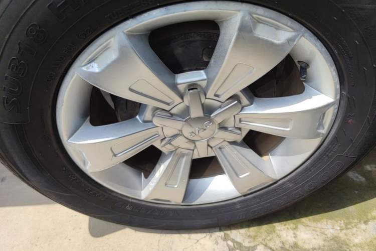 Used JAC Group T6 2020 2.0T Diesel Two-Wheel-Drive Elite Version Long Wheelbase China VI Emission Standard HFC4DB2-2E Exterior 5
