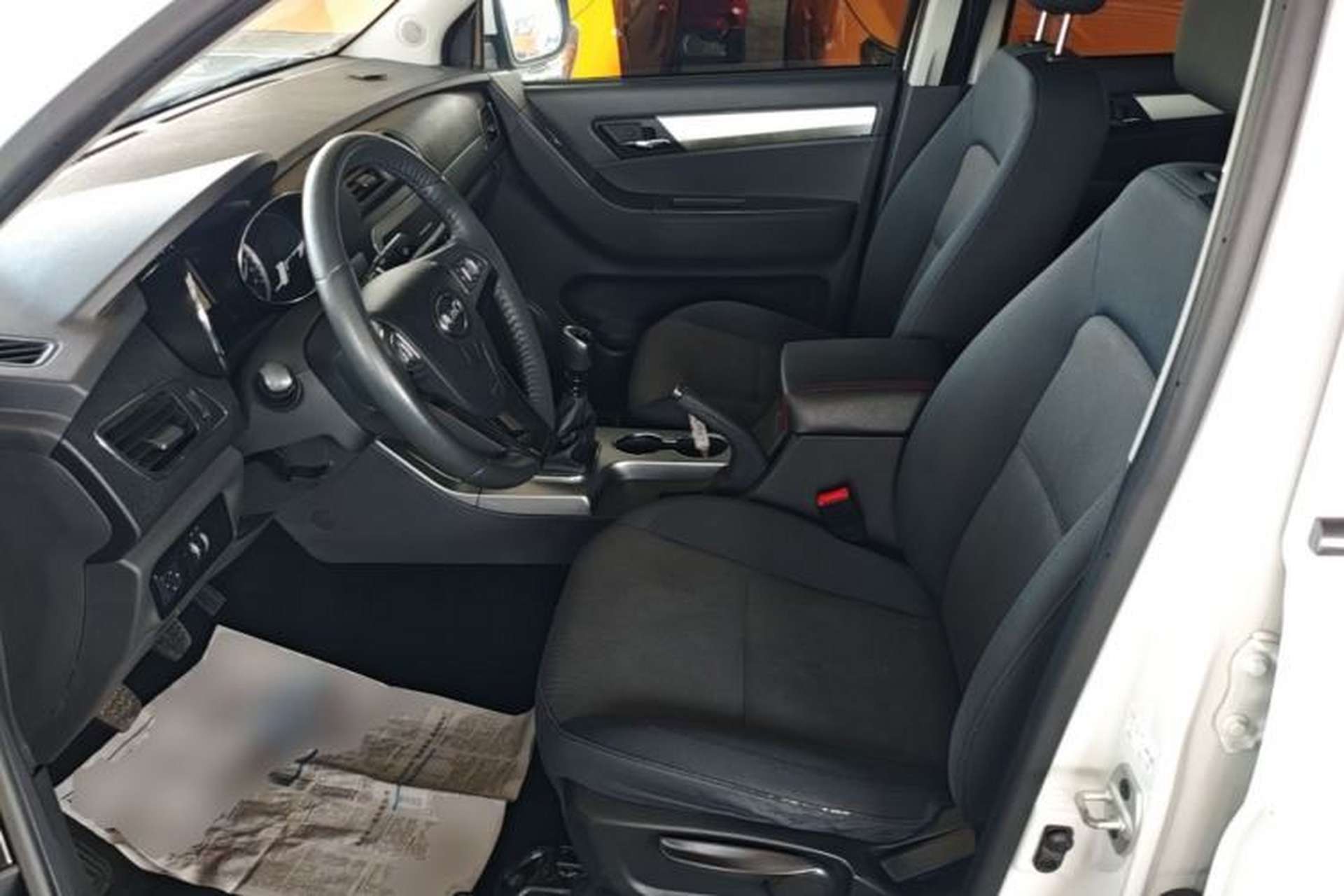 Used JAC Group T6 2020 2.0T Diesel Two-Wheel-Drive Elite Version Long Wheelbase China VI Emission Standard HFC4DB2-2E Left Front Seat