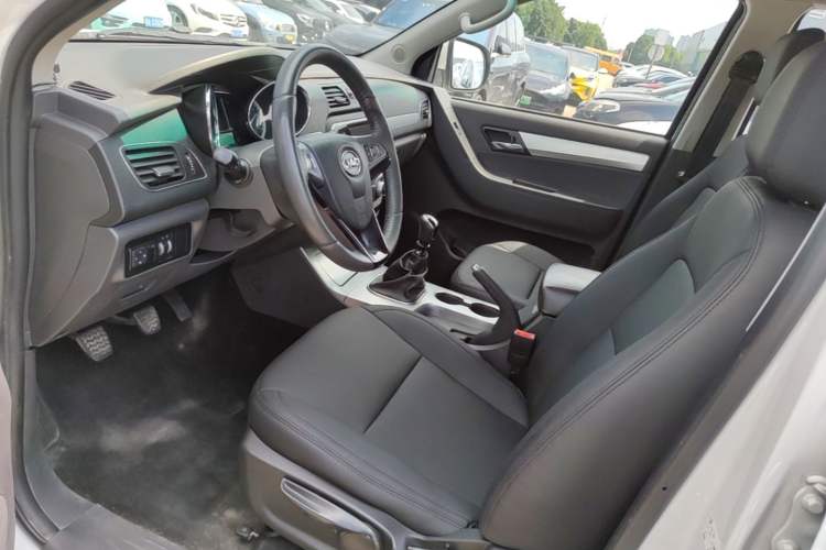 Used JAC Group T6 2020 2.0T Diesel Two-Wheel-Drive Elite Version Long Wheelbase China VI Emission Standard HFC4DB2-2E Left Front Seat