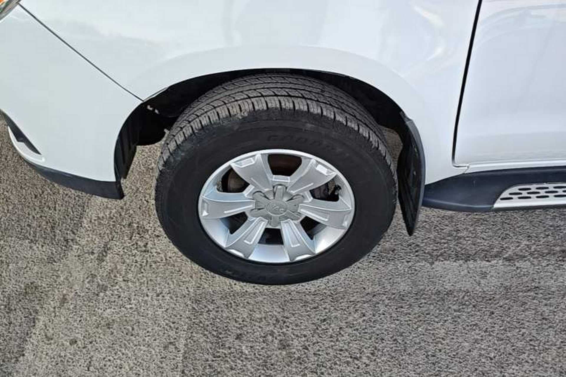 Used JAC Group T6 2020 2.0T Diesel Two-Wheel-Drive Elite Version Long Wheelbase China VI Emission Standard HFC4DB2-2E Left Front Wheel Hub