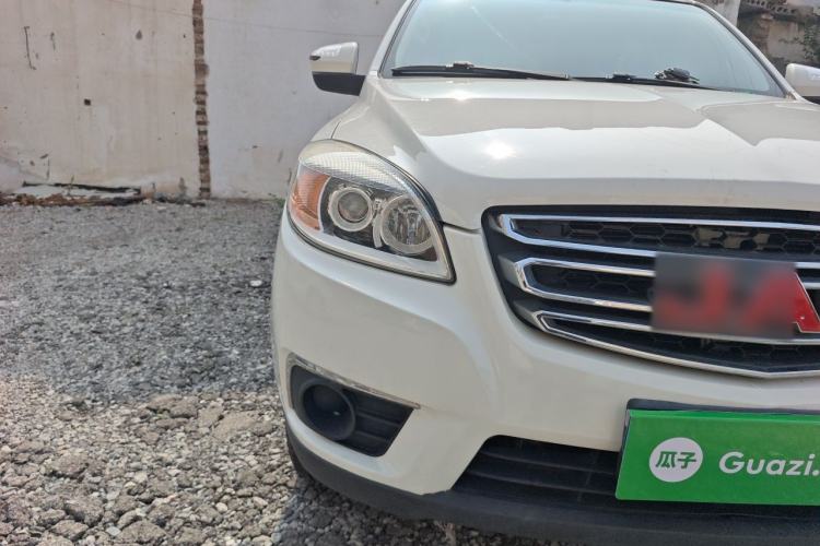Used JAC Group T6 2020 2.0T Diesel Two-Wheel-Drive Elite Version Long Wheelbase China VI Emission Standard HFC4DB2-2E Right Front Headlight