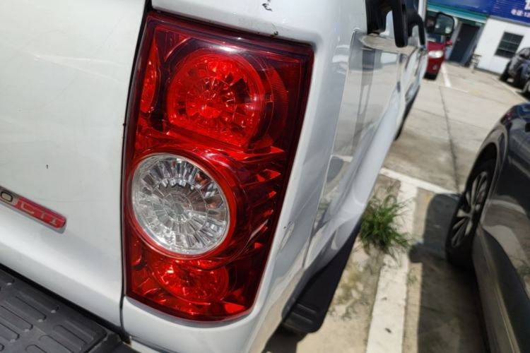 Used JAC Group T6 2020 2.0T Diesel Two-Wheel-Drive Elite Version Long Wheelbase China VI Emission Standard HFC4DB2-2E Right Rear Taillight