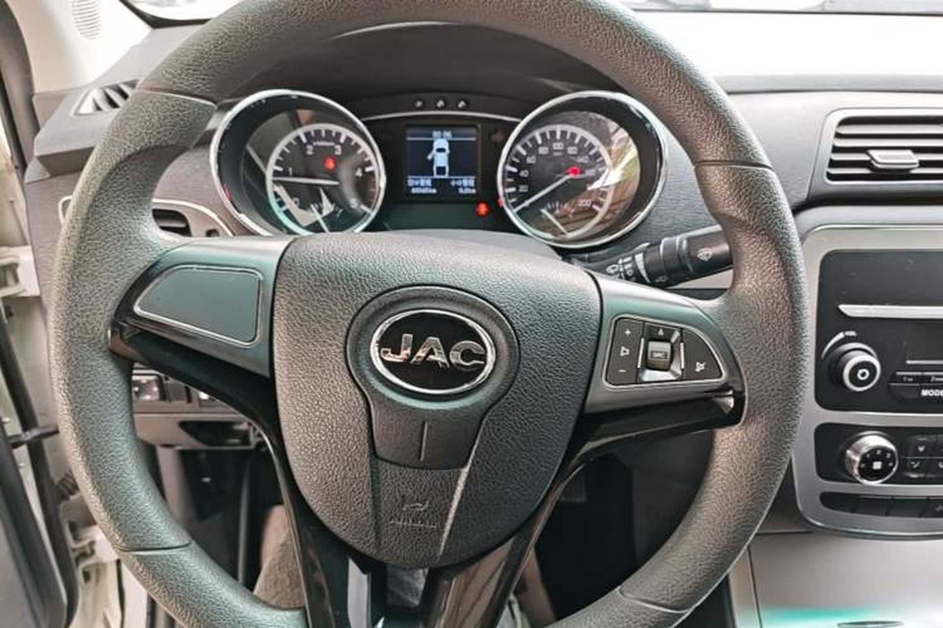 Used JAC Group T6 2020 2.0T Diesel Two-Wheel-Drive Elite Version Long Wheelbase China VI Emission Standard HFC4DB2-2E Steering Wheel