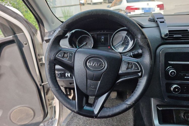 Used JAC Group T6 2020 2.0T Diesel Two-Wheel-Drive Elite Version Long Wheelbase China VI Emission Standard HFC4DB2-2E Steering Wheel