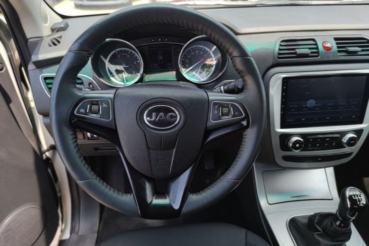 Used JAC Group T6 2020 2.0T Diesel Two-Wheel-Drive Elite Version Long Wheelbase China VI Emission Standard HFC4DB2-2E Steering Wheel