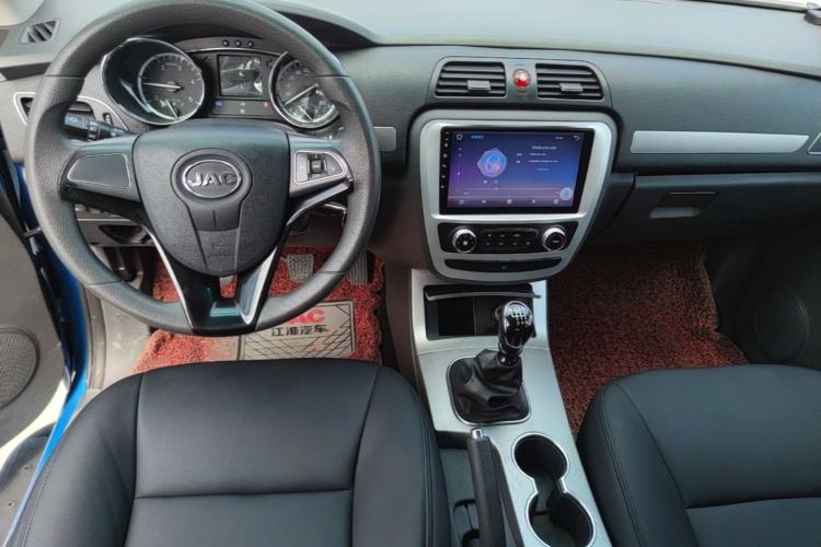 Used JAC Group T6 2022 2.0T Diesel Two-Wheel Drive Engineering Version with Long Wheelbase Center Console