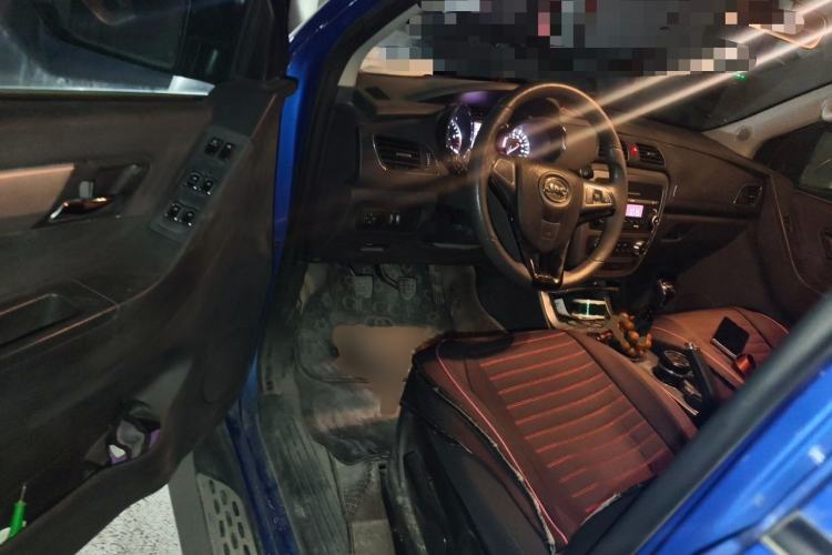 Used JAC Group T6 2022 2.0T Diesel Two-Wheel Drive Engineering Version with Long Wheelbase Driver Seat