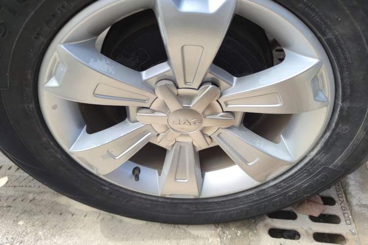 Used JAC Group T6 2022 2.0T Diesel Two-Wheel Drive Engineering Version with Long Wheelbase Exterior 5