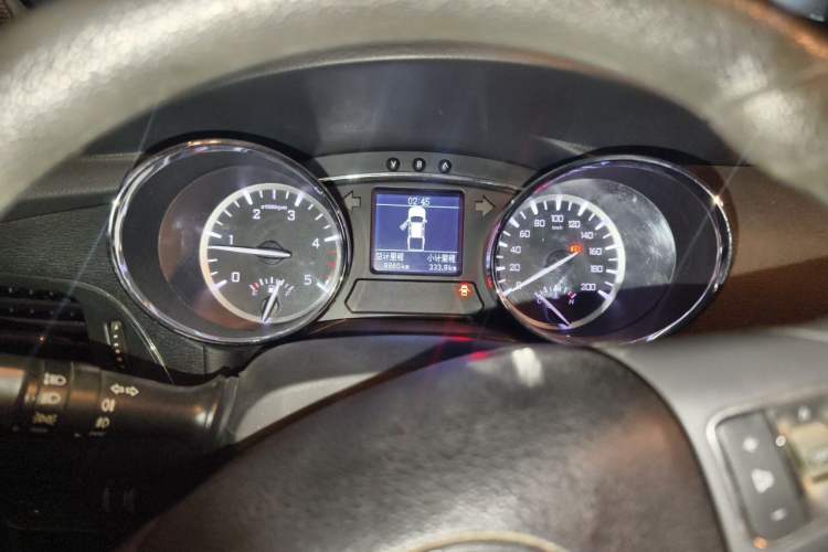 Used JAC Group T6 2022 2.0T Diesel Two-Wheel Drive Engineering Version with Long Wheelbase Instrument Cluster