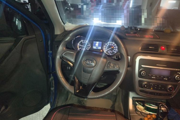 Used JAC Group T6 2022 2.0T Diesel Two-Wheel Drive Engineering Version with Long Wheelbase Steering Wheel