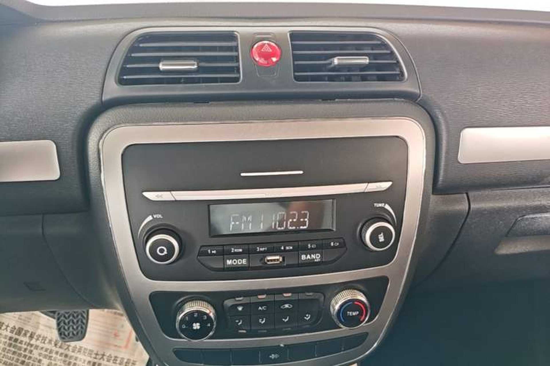 Used JAC Group T6 2022 2.0T Diesel Two-Wheel Drive Engineering Version with Long Wheelbase Audio And AC Panel