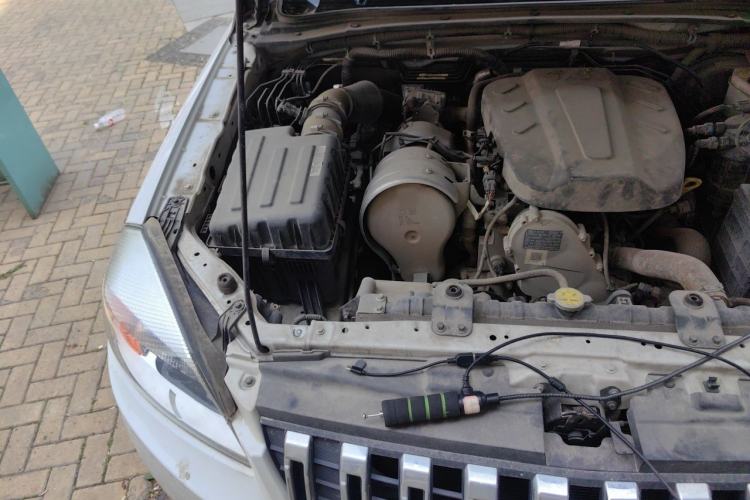 Used JAC Group T6 2022 2.0T Diesel Two-Wheel Drive Engineering Version with Long Wheelbase Engine Bay Right