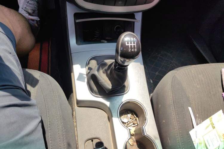 Used JAC Group T6 2022 2.0T Diesel Two-Wheel Drive Engineering Version with Long Wheelbase Gear Lever