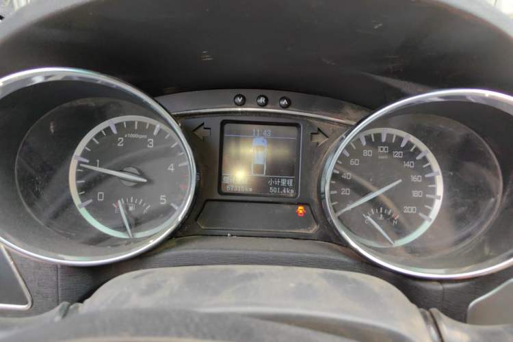 Used JAC Group T6 2022 2.0T Diesel Two-Wheel Drive Engineering Version with Long Wheelbase Instrument Cluster