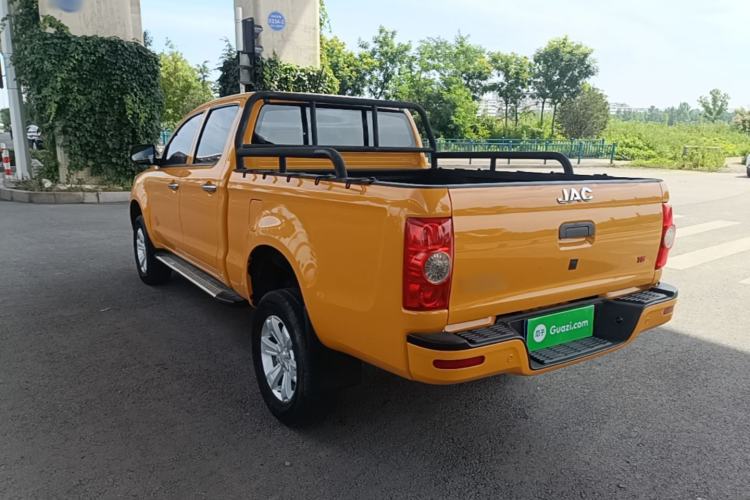 Used JAC Group T6 2022 2.0T Diesel Two-Wheel Drive Engineering Version with Long Wheelbase Exterior 2
